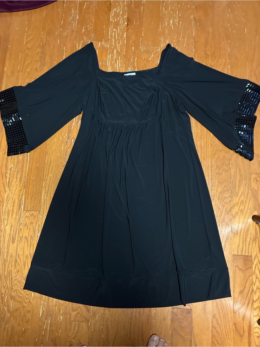 Silhouette Black Tunic Dress Size 2X Metallic Tile Cuffs Made in USA - Picture 6 of 6